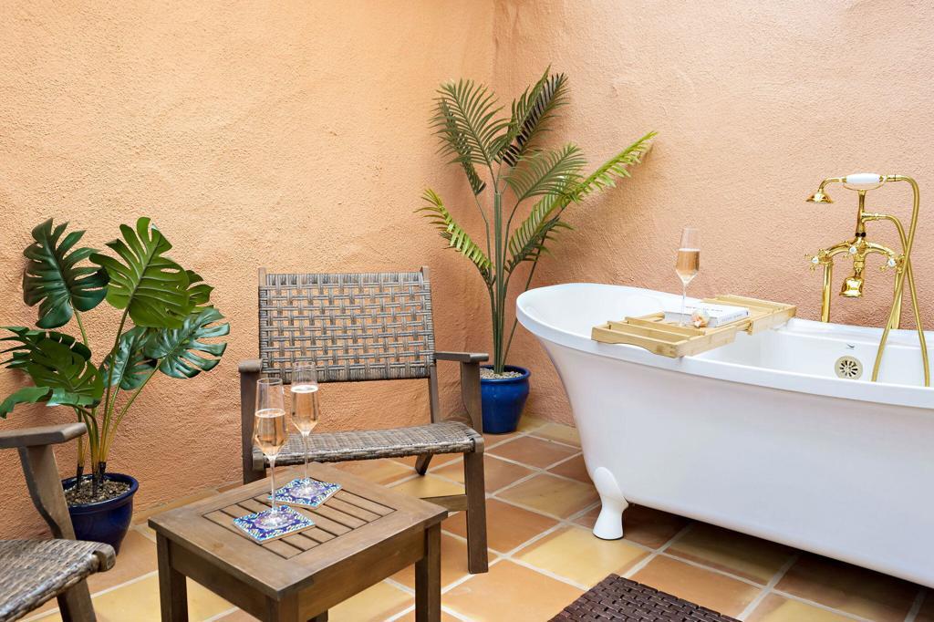 298 San Vincente Circle, Palm Desert