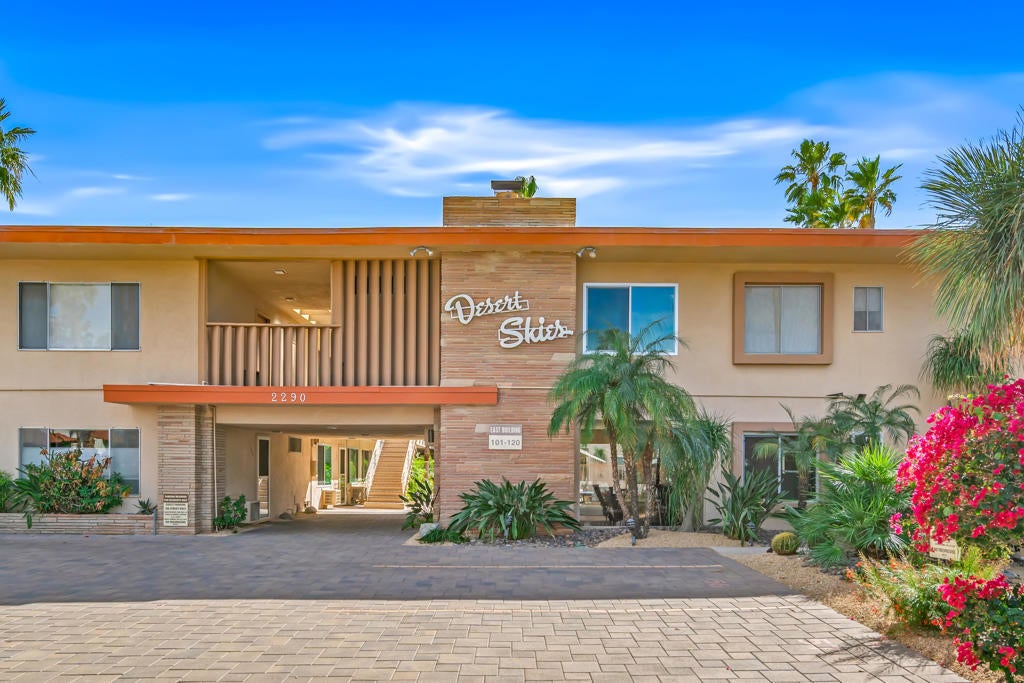2290 S Palm Canyon Drive # 17, Palm Springs