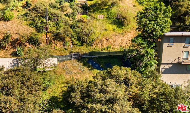 2123 Groveland Drive, Los Angeles