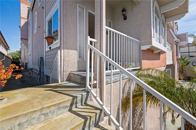 619 N Guadalupe 4, Redondo Beach.