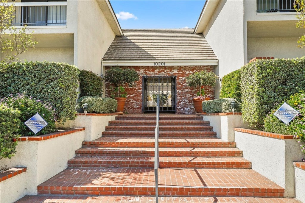 10201 Mason Avenue 19, Chatsworth