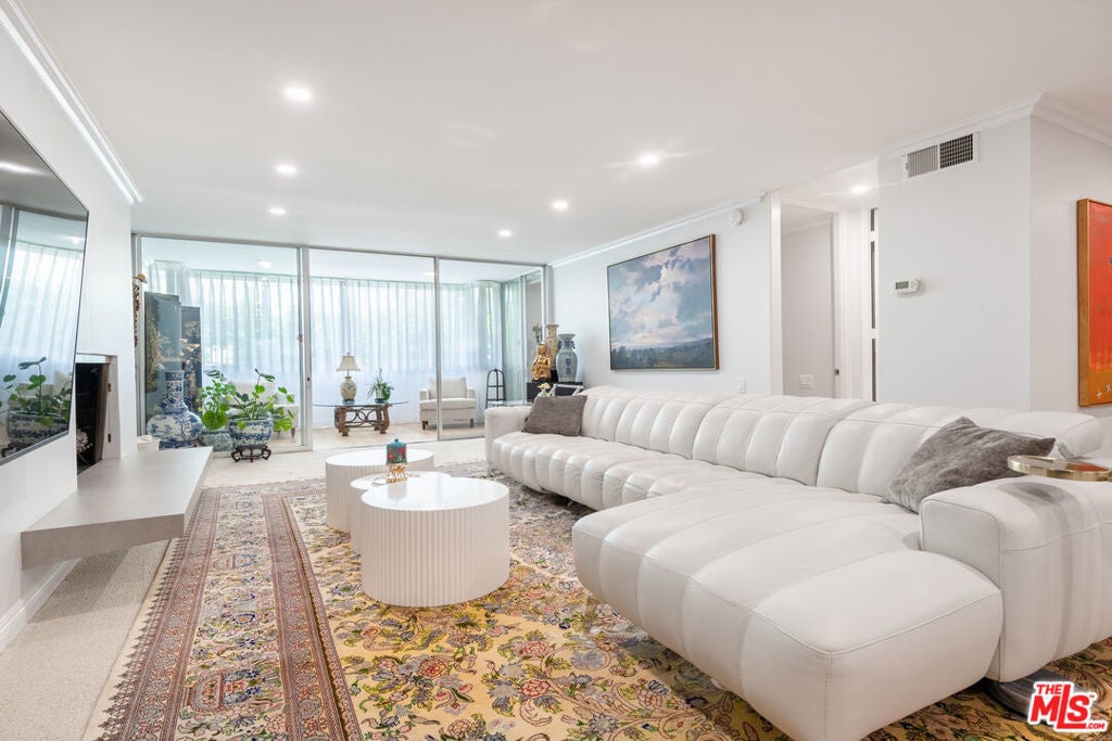 Photo of Listing #26659765