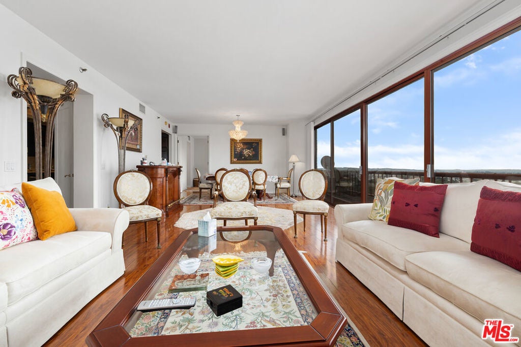 Photo of Listing #26646545