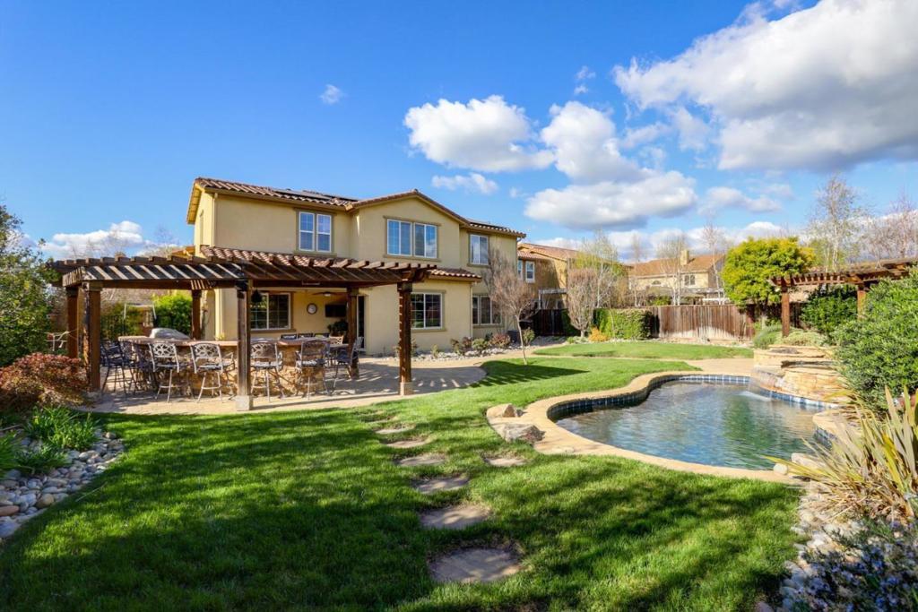 Photo of Listing #ML82037252