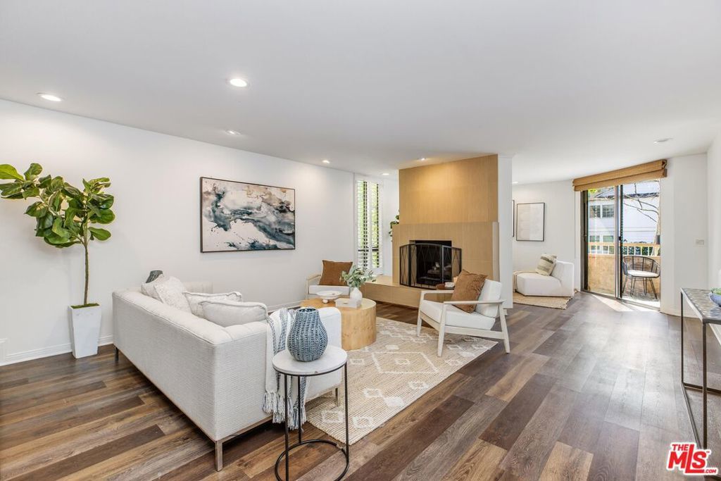 14521 Benefit Street 106, Sherman Oaks