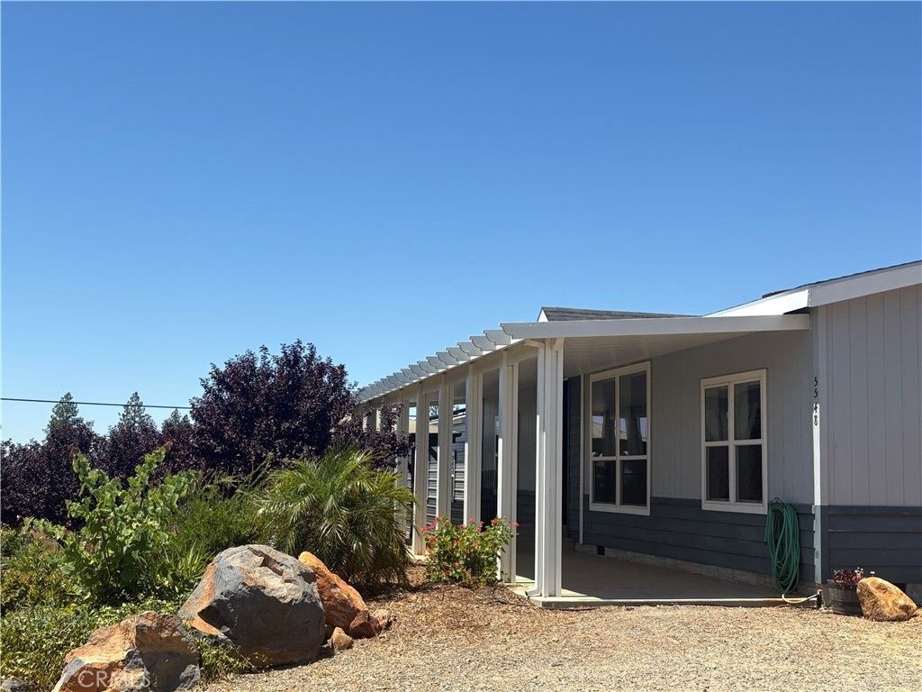 5548 Newland, Paradise