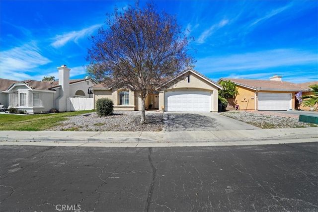 717 Balsam Way, Hemet
