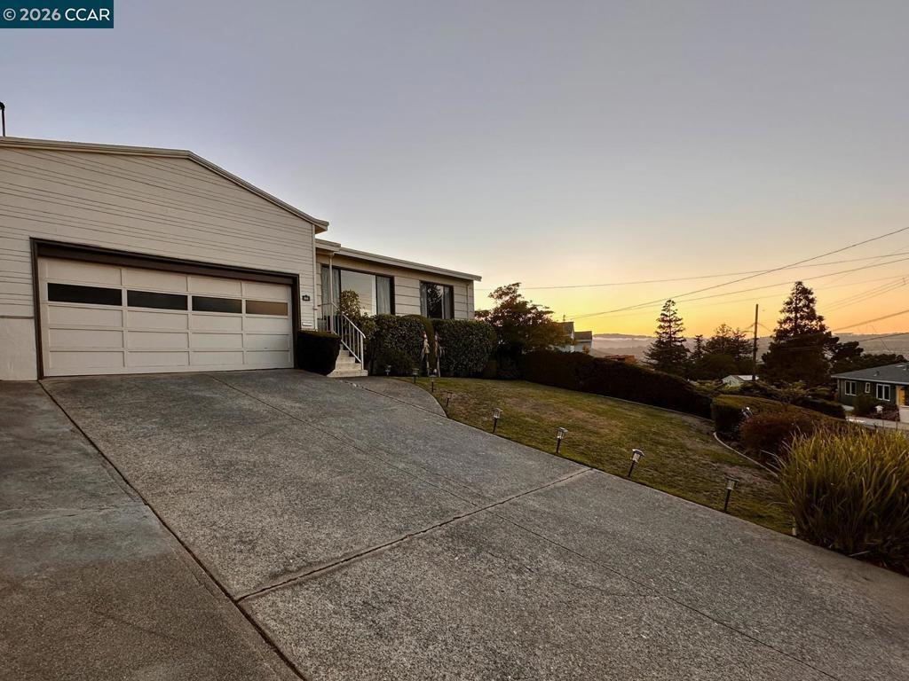 Photo of Listing #41126059