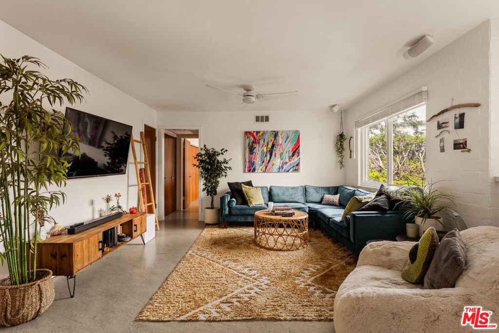 Photo of Listing #26659903