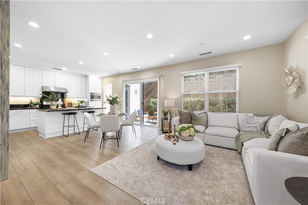 77 Painted Trellis, Irvine