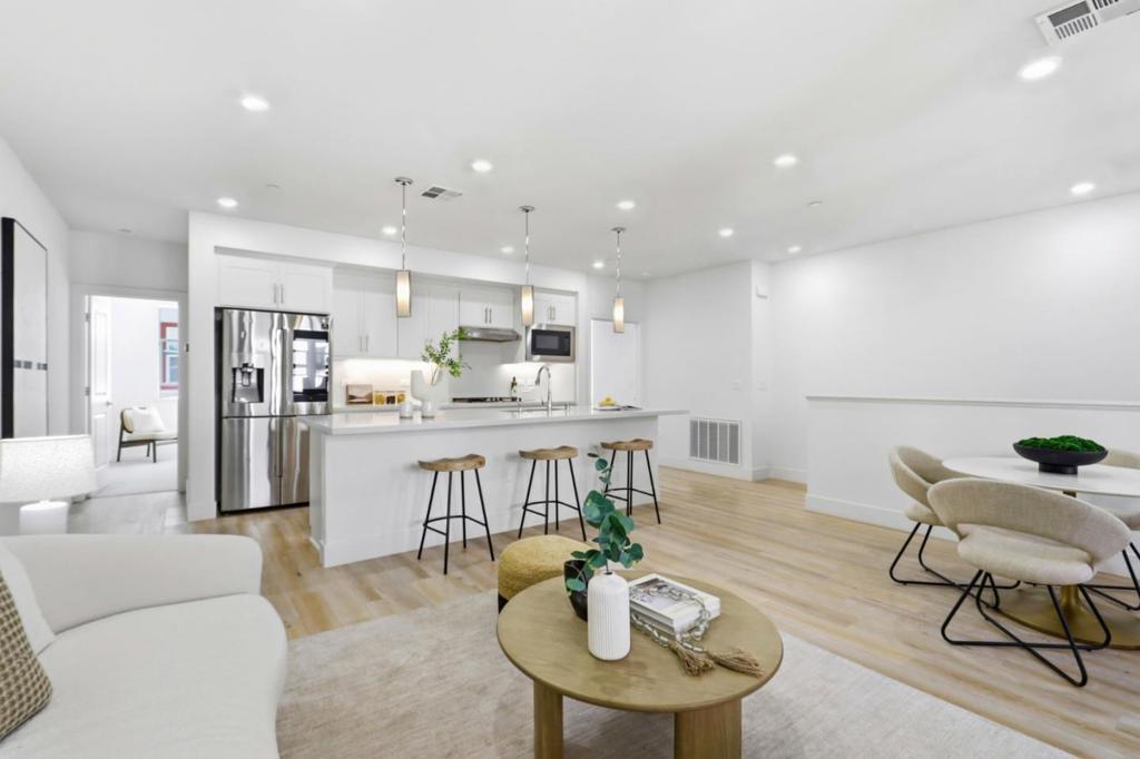 Photo of Listing #ML82037317