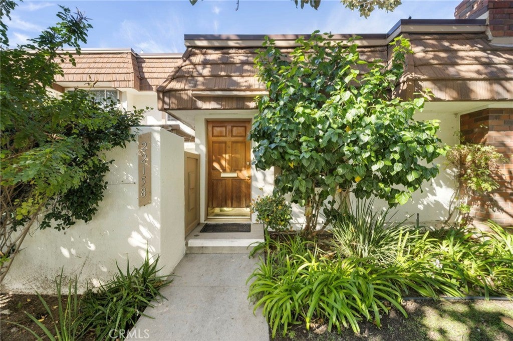 22158 James Alan Circle, Chatsworth