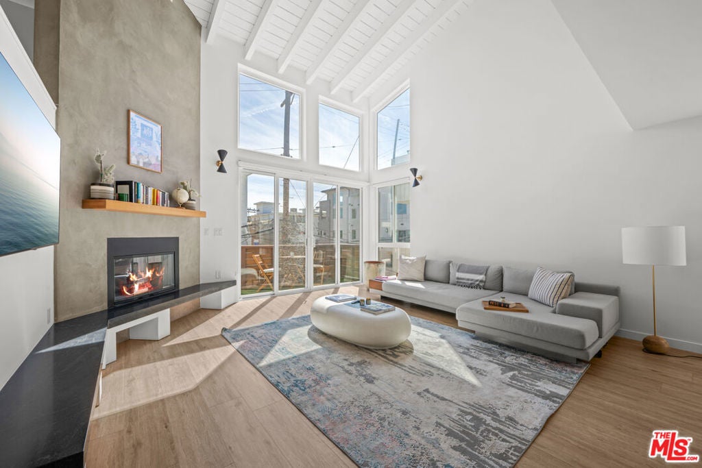 18 Privateer Street 3, Marina Del Rey