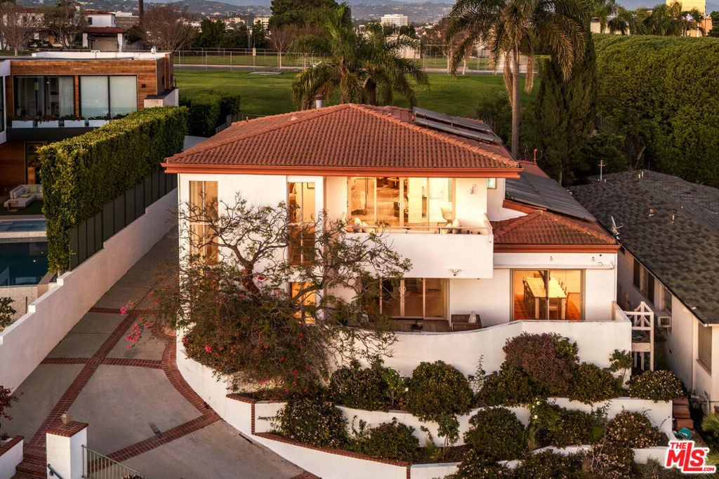 Photo of Listing #26659911