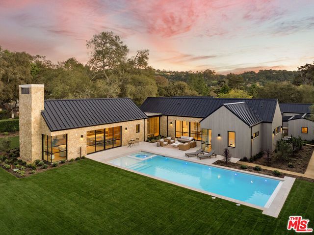 915 Camino Medio, Santa Barbara