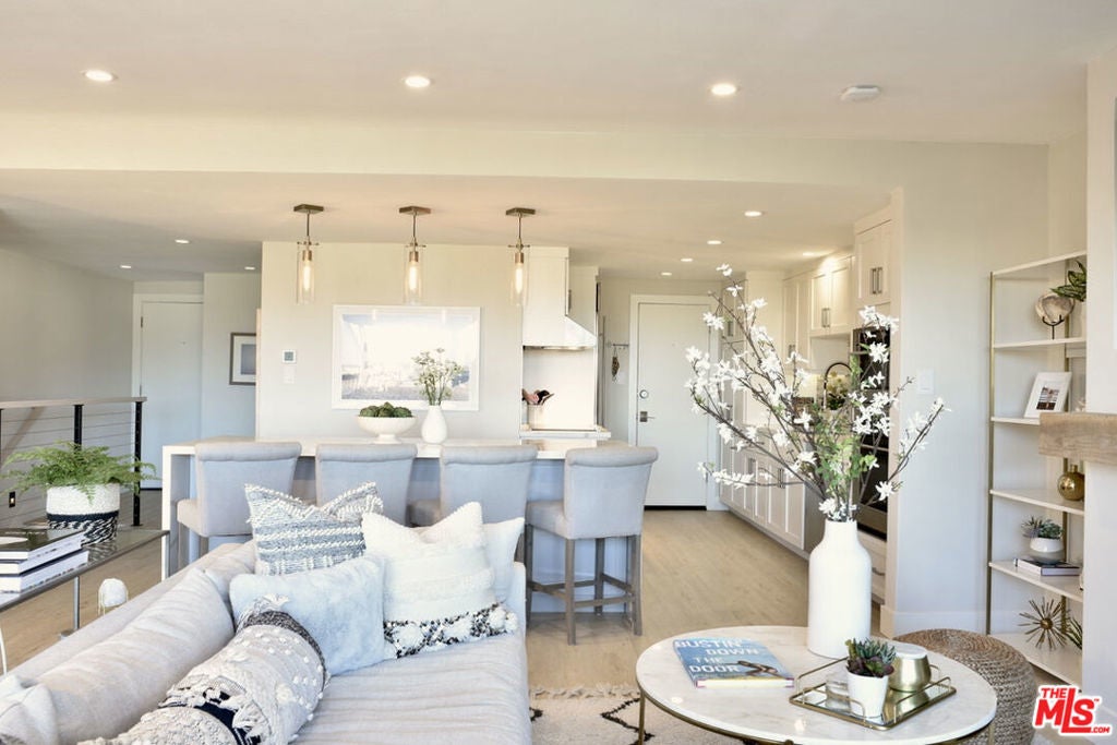 23908 De Ville Way B, Malibu