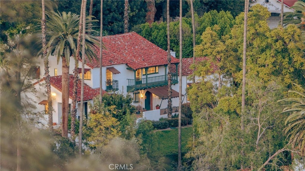 Photo of Listing #IV26047517