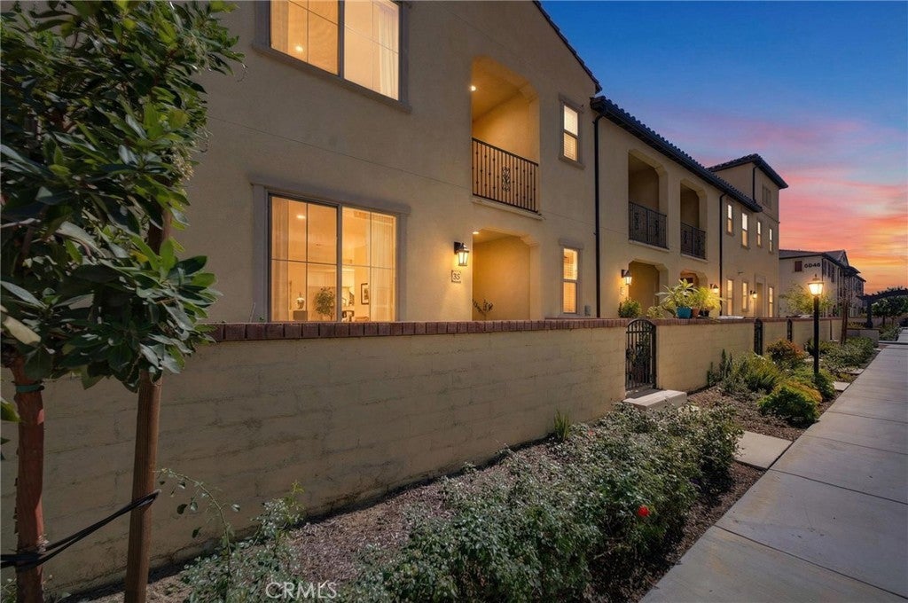 2845 Berry Loop 33, Ontario