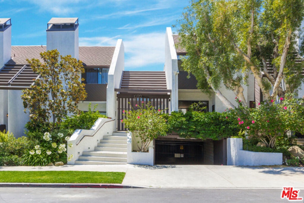 Photo of Listing #26656175