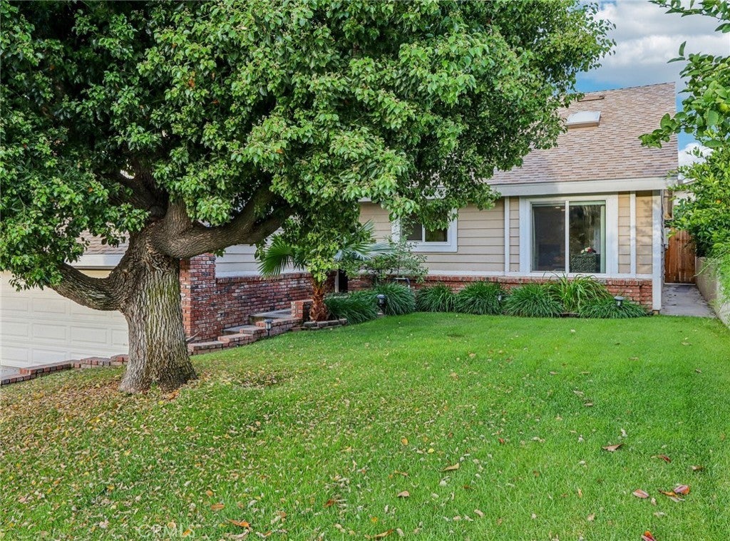 Photo of Listing #IV26049105