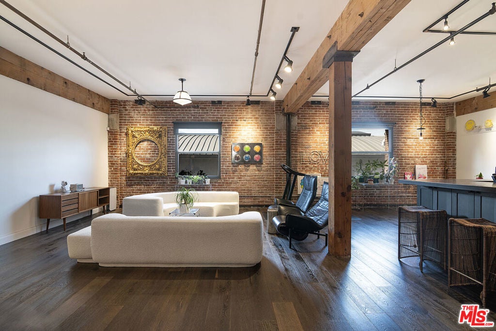 215 Santa Fe Avenue 6, Los Angeles