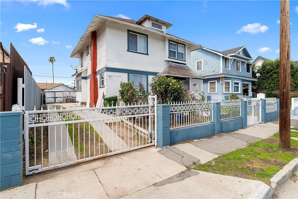 Photo of Listing #DW26049248