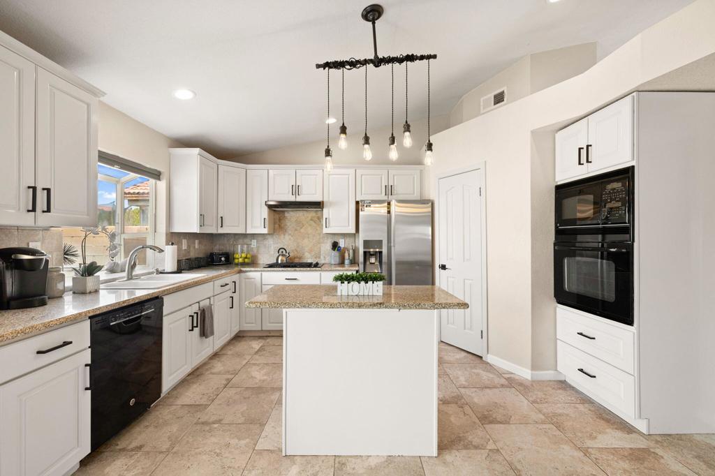 42639 Devonshire Street, Palm Desert