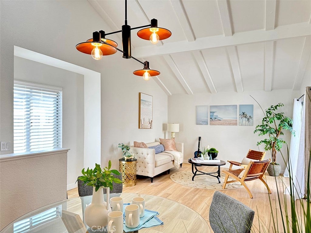 2720 W Segerstrom # D, Santa Ana