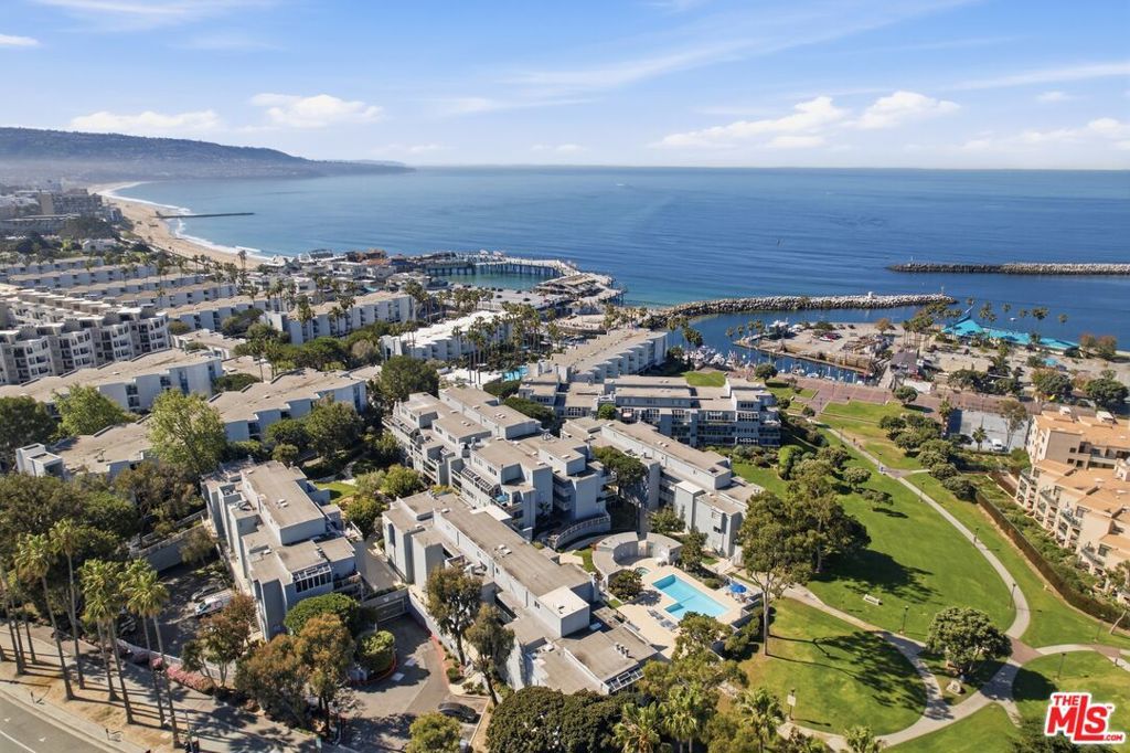 240 The 310, Redondo Beach