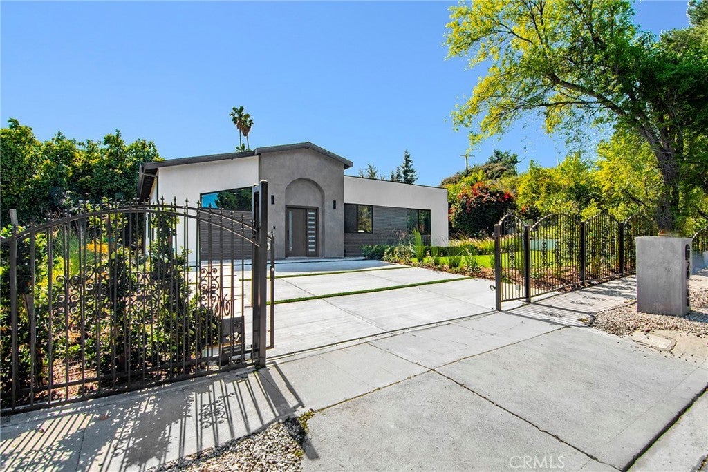 Photo of Listing #SR26049405