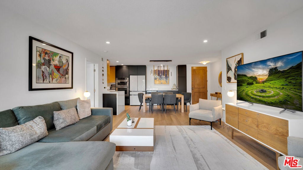 Photo of Listing #26660869