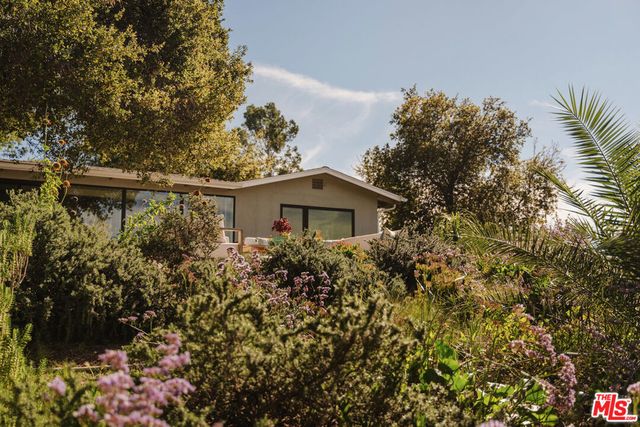 9550 Wheatland Avenue, Sunland