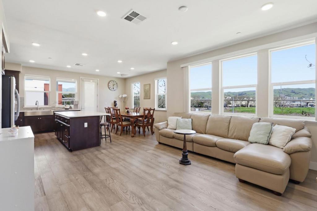 1607 Centre Pointe Drive, Milpitas