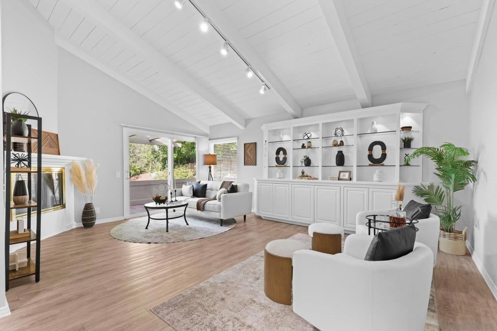 5673 Lake Murray Boulevard B, La Mesa