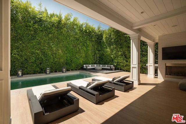 531 N Stanley Avenue, Los Angeles