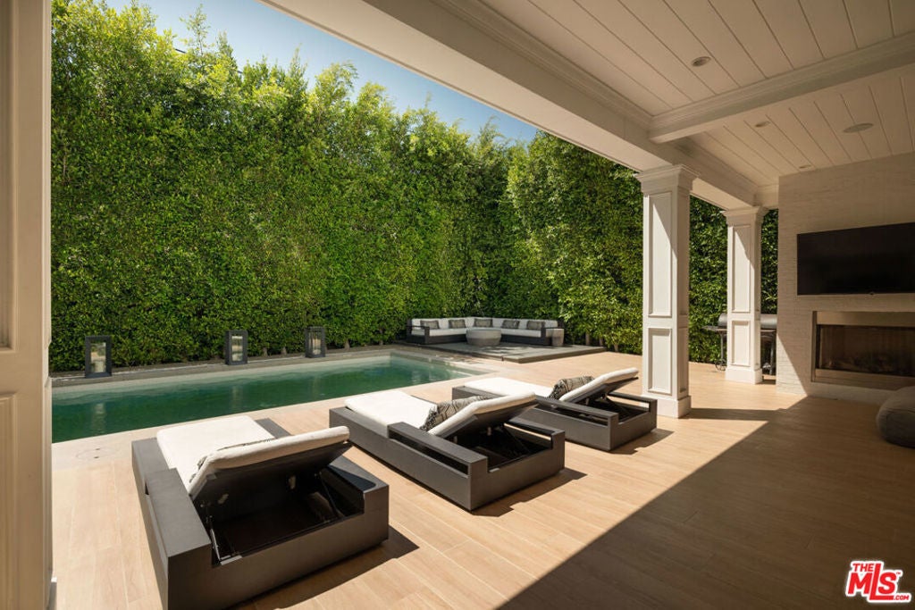 Photo of Listing #26637409