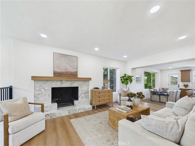 6148 Mount Angelus Drive, Los Angeles