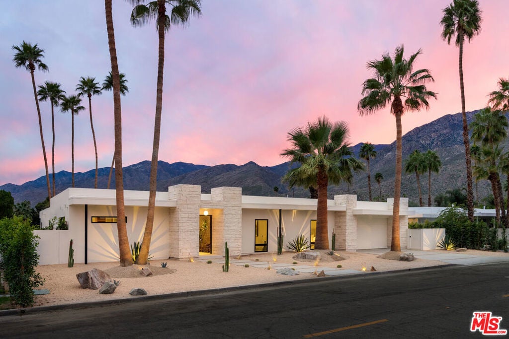483 E Santiago Way, Palm Springs