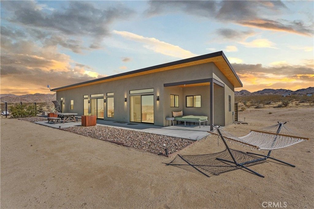 7190 Lawrence Avenue, Joshua Tree