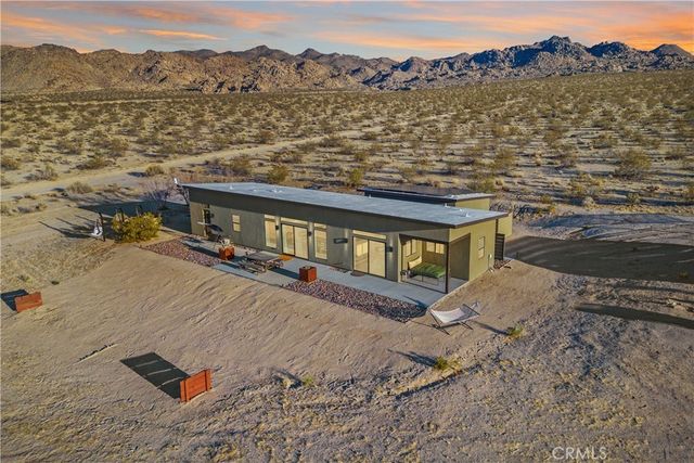 7190 Lawrence Avenue, Joshua Tree
