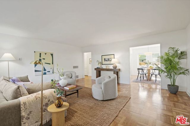 5345 Village Green, Los Angeles