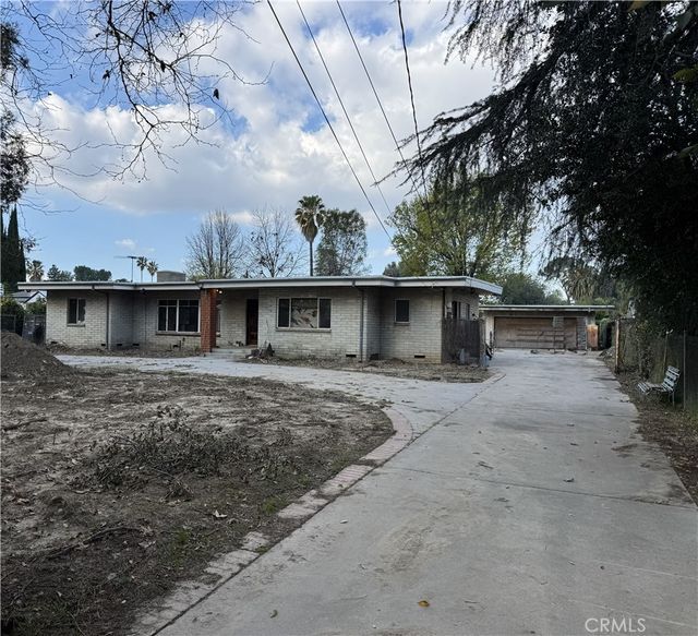 17545 Community Street, Northridge