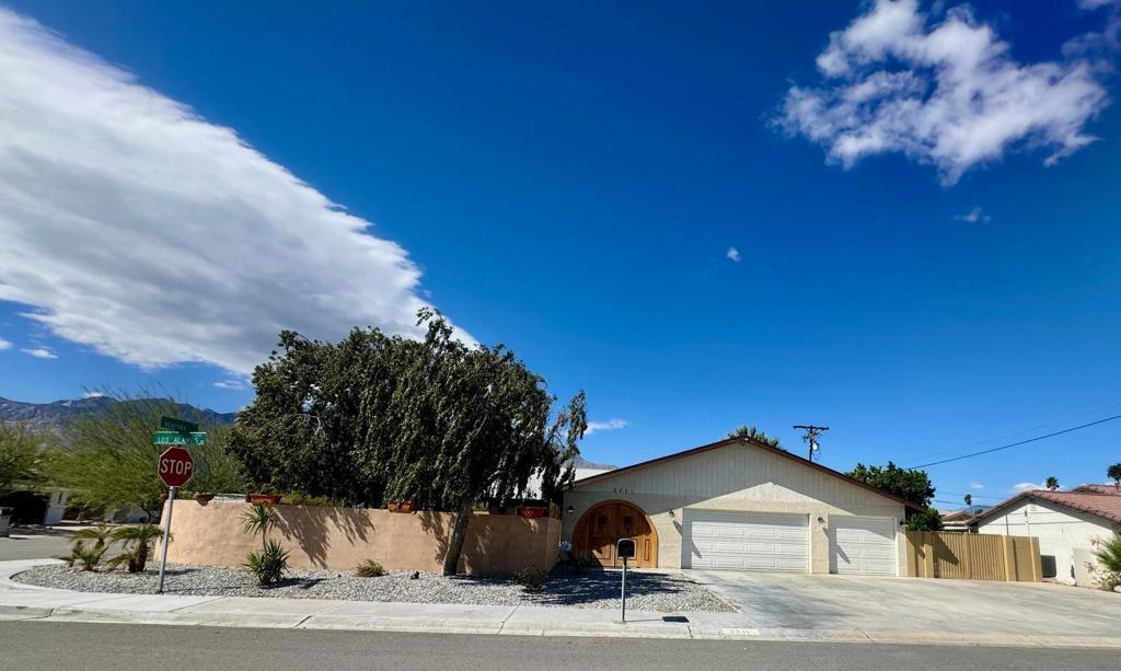 2231 N Los Alamos Road, Palm Springs