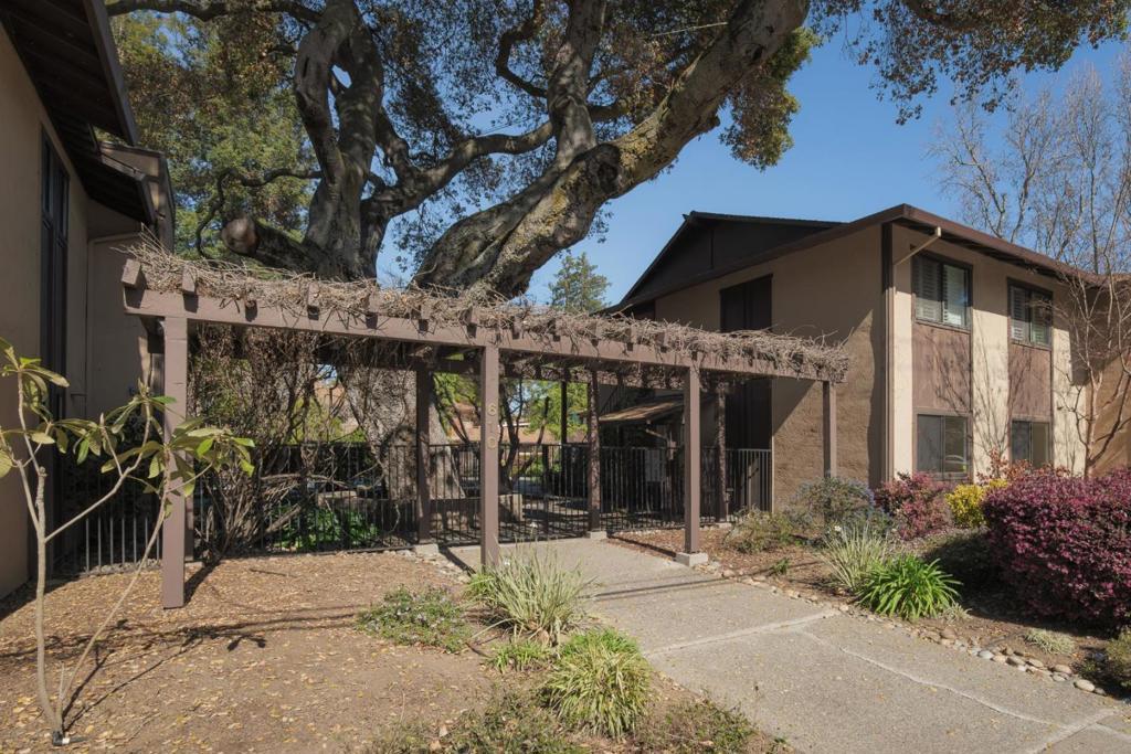 610 Gilbert Avenue 25, Menlo Park