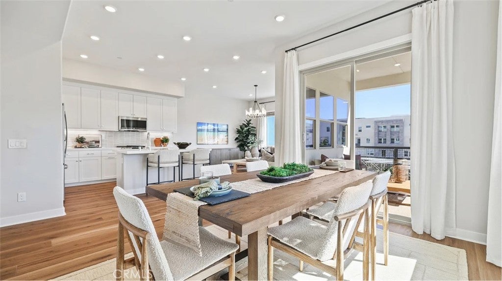 1315 Snowberry Place, Montebello