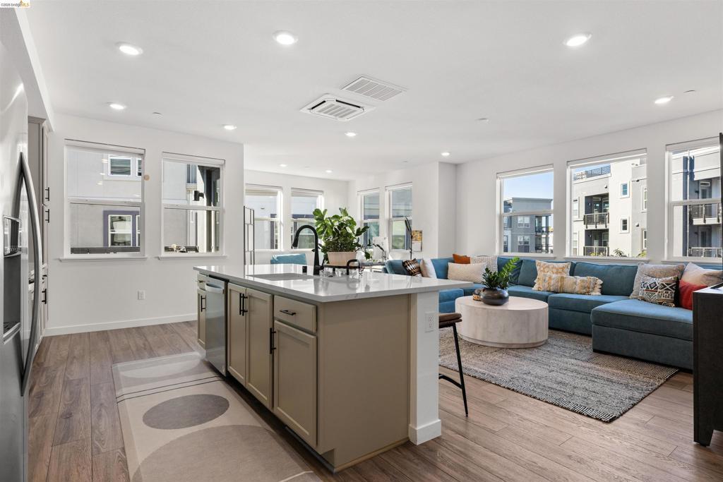 2836 Tradewind Drive, Alameda