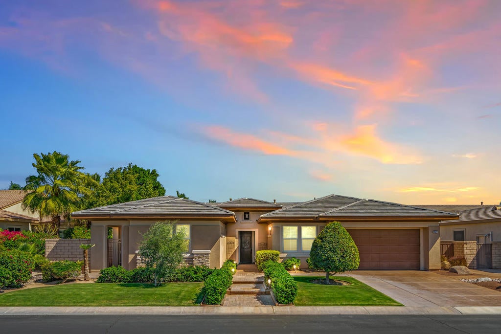 43572 Calle Espada, La Quinta