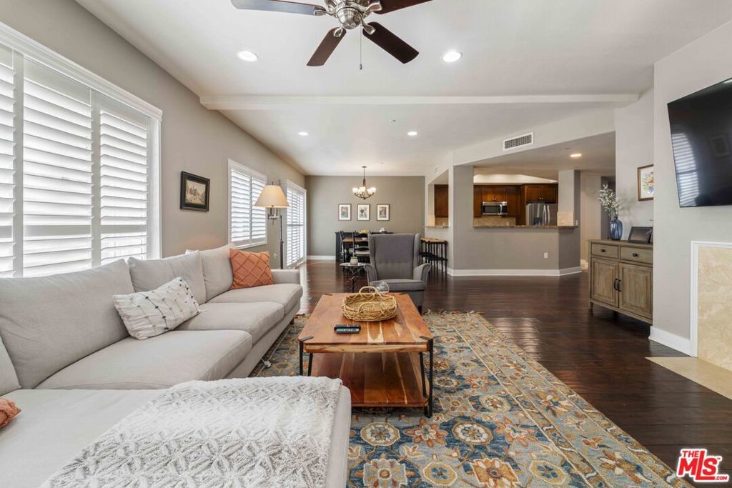 11115 Acama Street 107, Studio City