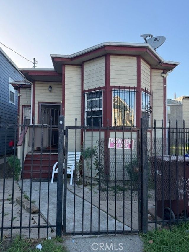 731 Campbell St, Oakland