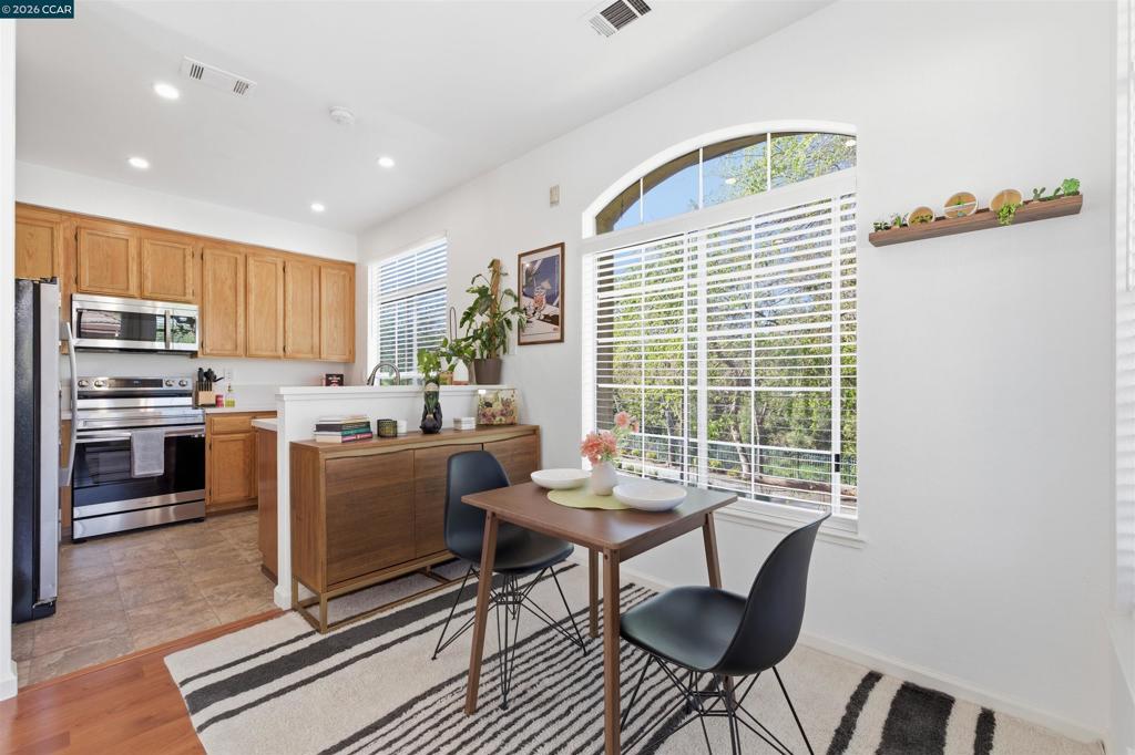 Photo of Listing #41126532